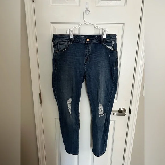 Old Navy Distressed Straight 16 Jeans - Picture 1 of 3